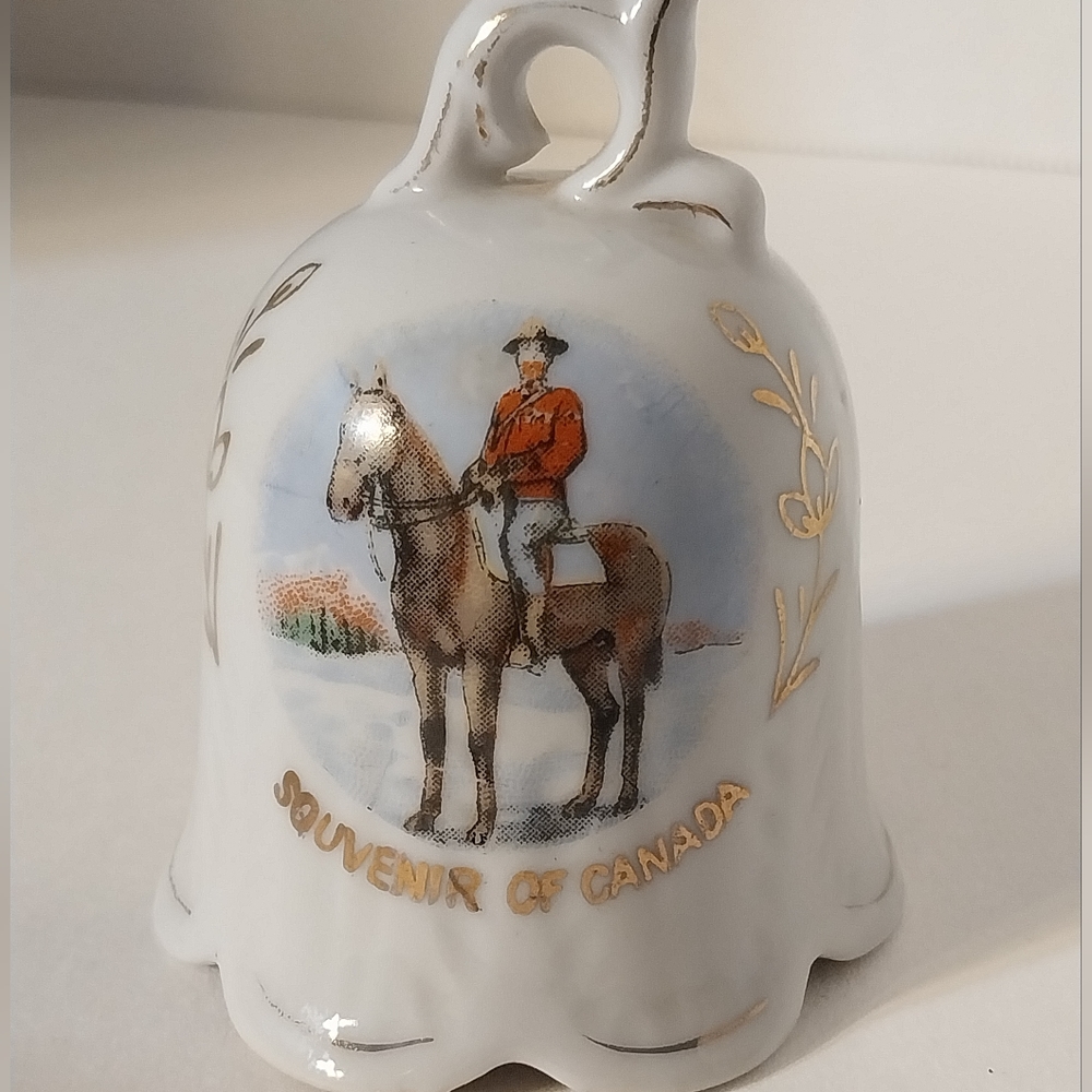 Souvenir Of Canada Bell